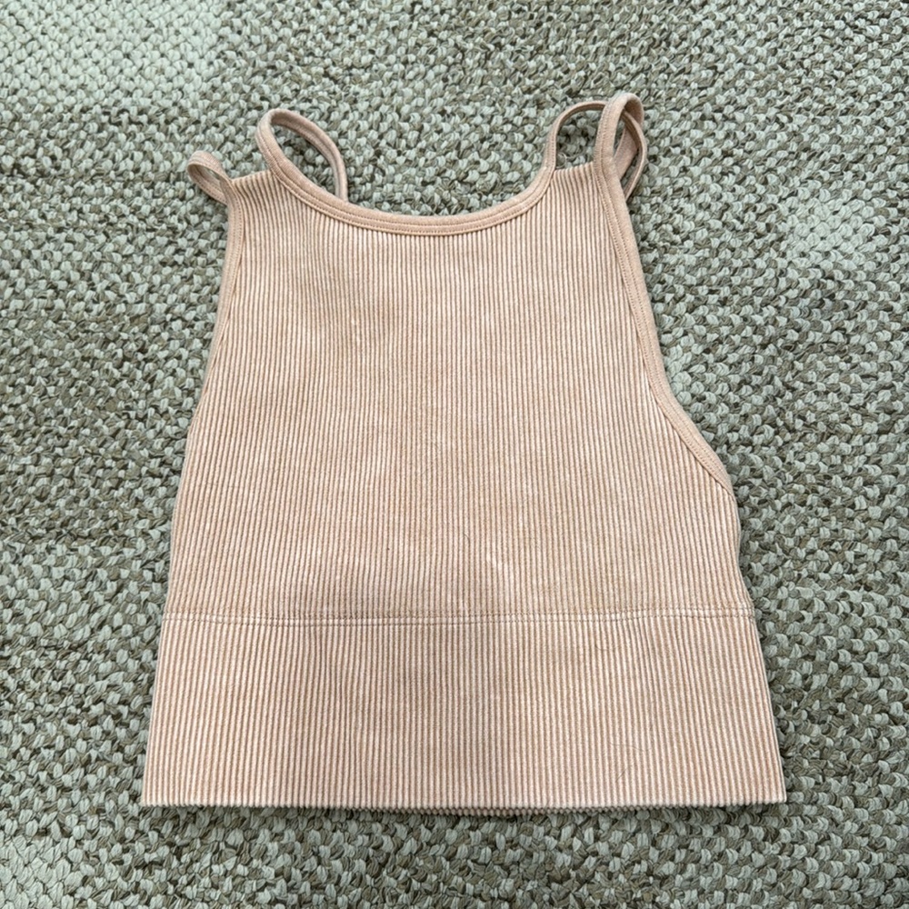 Gillyhicks tan/pink crop top